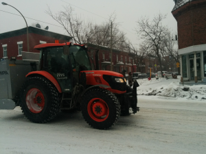 Tractor spreads salt on Rachel Street, Montreal, 2 February 2015